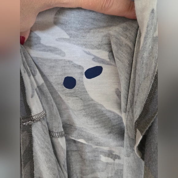 Zenana Premium Camo Tunic Top Medium - Picture 5 of 6